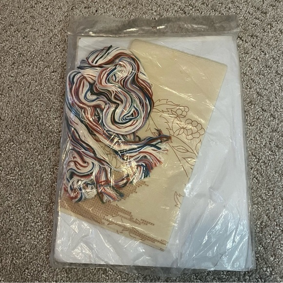 Golden Bee Roses with Border Stamped Cross Stitch Kit 14" x 18" Leaf Floral 90s - Picture 7 of 7